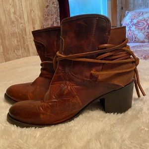 FREEBIRD Casey Distressed Leather Boots Size 9
